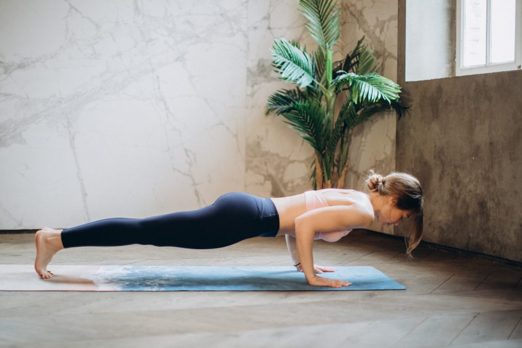 Faire du sport à la maison poids du corps