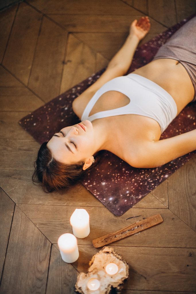 les bases du yoga savasana